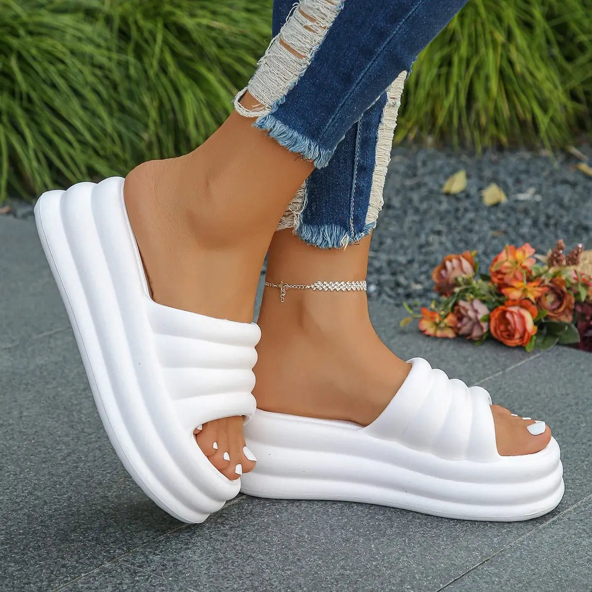 MunaWear - Sandals & Slides - Nia – Womens Chunky Platform Slippers with Open Toe and Non-Slip Sole for All-Day Comfort - 